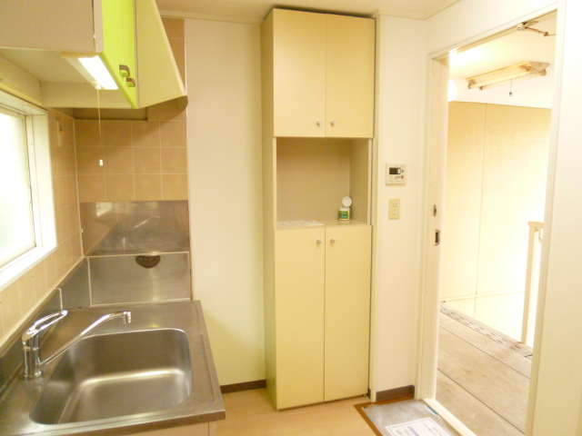 Entrance. It is up and down some shoes BOX glad