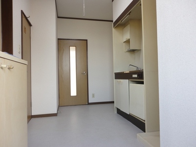 Entrance. Kitchen from the front door