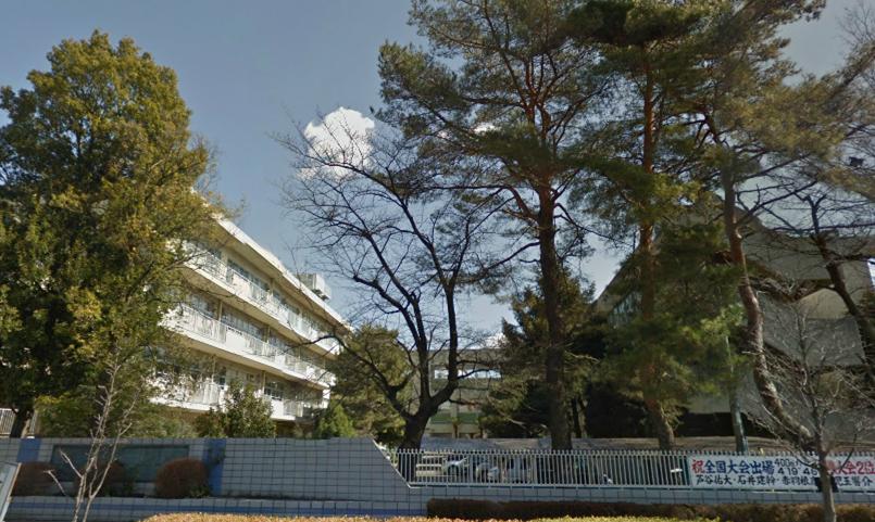 Junior high school. Municipal Uetake until junior high school (junior high school) 870m