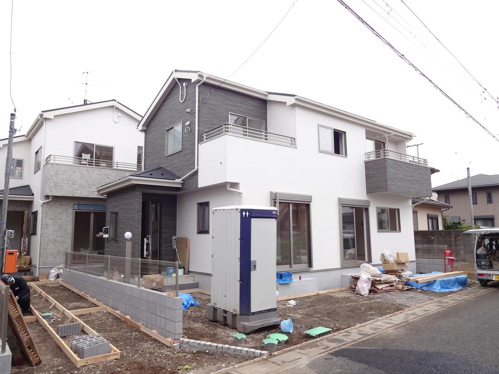 Local photos, including front road