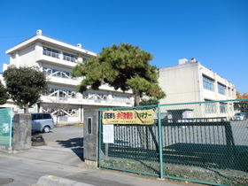 Junior high school. 1000m to Miyahara junior high school (junior high school)