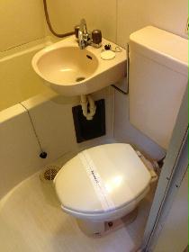 Toilet. 3-point unit