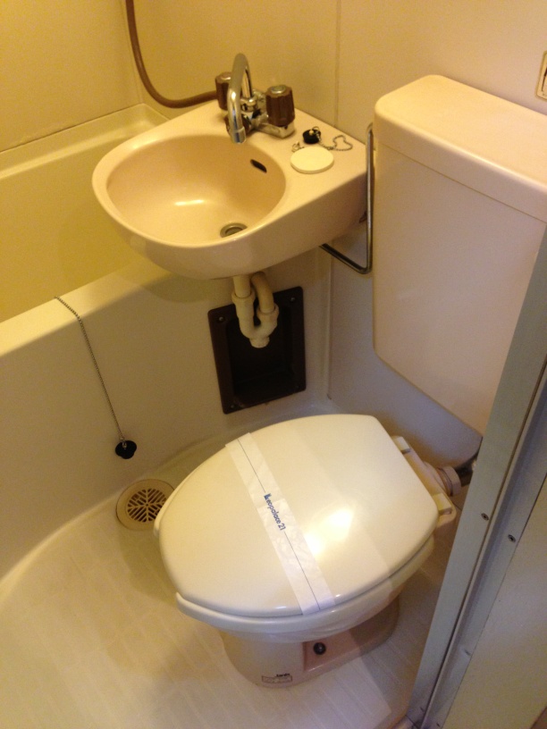 Toilet. 3-point unit