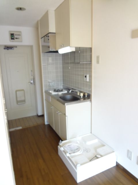 Kitchen. Gas stove (1-neck) with a kitchen of spread!