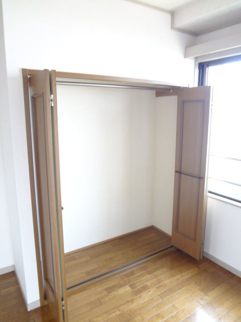 Receipt. Closet with depth