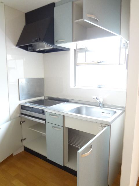 Kitchen. Storage lot!