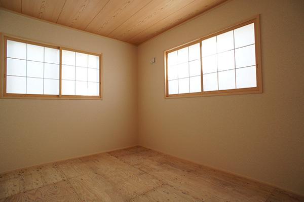 Non-living room. 1 Building