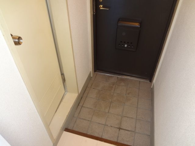 Entrance. Entrance of spread