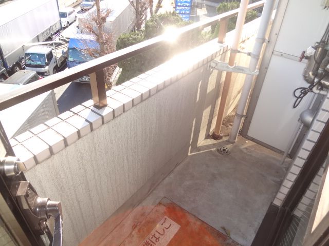 Balcony. Jose also laundry with veranda