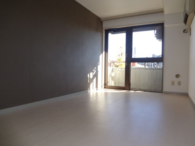 Living and room. Cool accent Cross