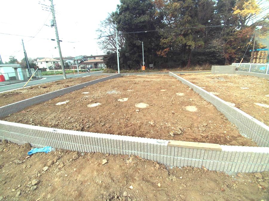 Local photos, including front road. Building 2 We offer the same use the finished model house of this property. Please feel free to contact us. 