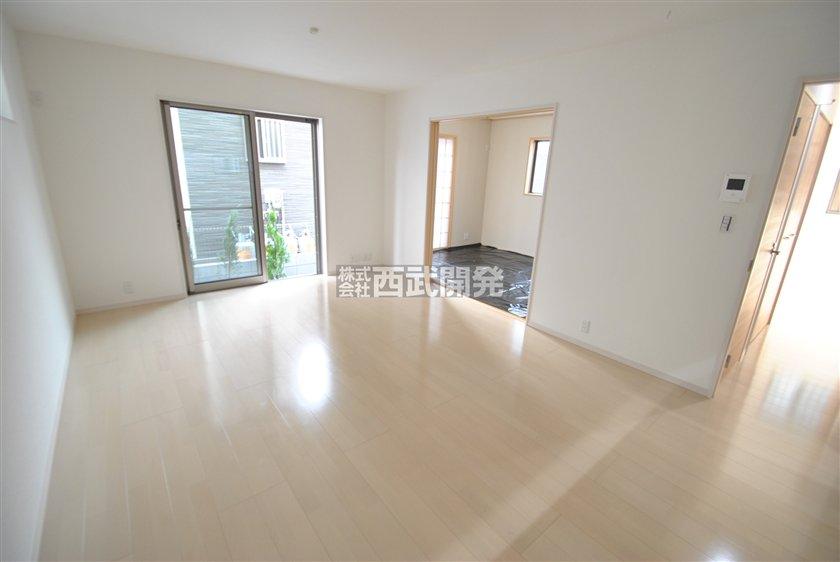 Living. Building 2 living dining