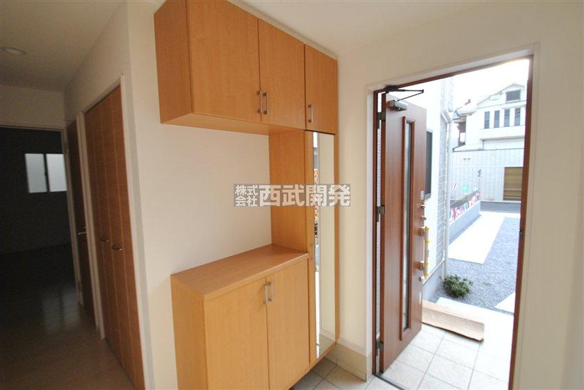 Entrance. Building 2