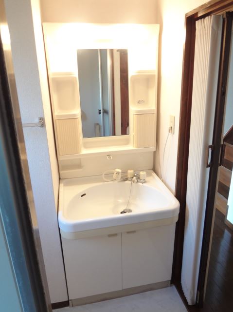 Washroom. Also it has a vanity.