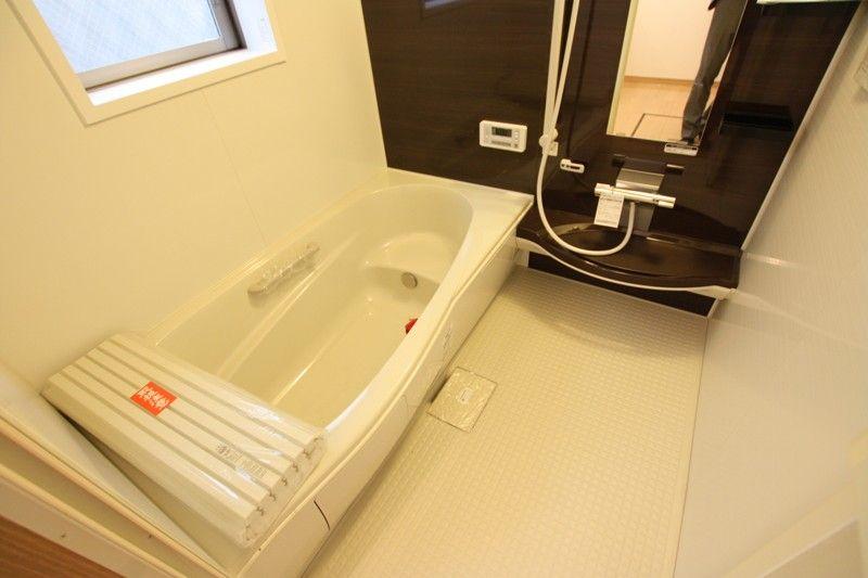 Same specifications photo (bathroom). Same specifications