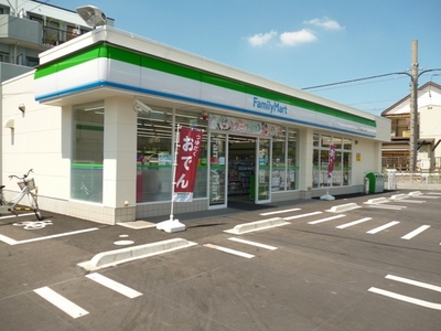 Convenience store. 90m to Family Mart (convenience store)
