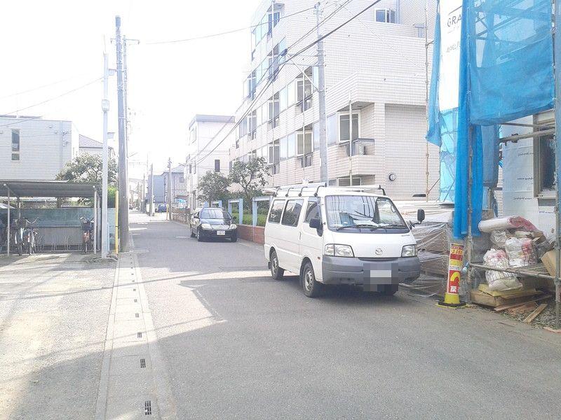 Local photos, including front road. Local (10 May 2013) Shooting