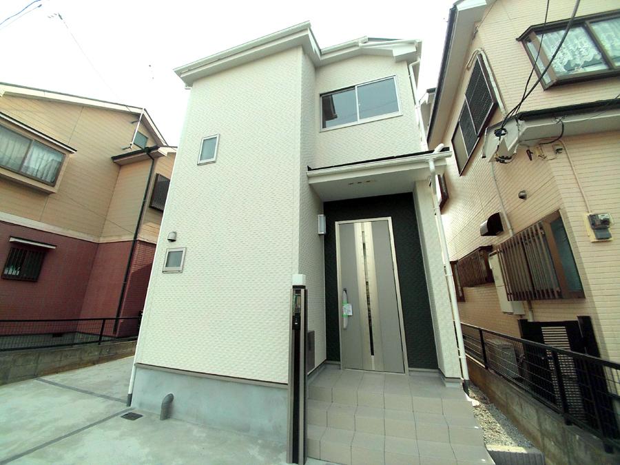 Local photos, including front road. Was building completed. Such as the actual image from per yang, We have to wait all the time so you can see directly. 