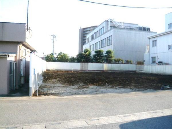 Local appearance photo. Local (11 May 2013) Shooting