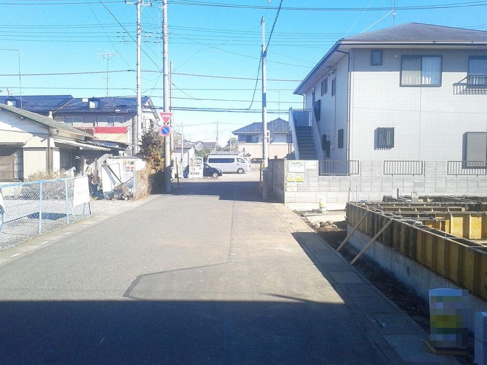 Local photos, including front road. Local (12 May 2013) Shooting