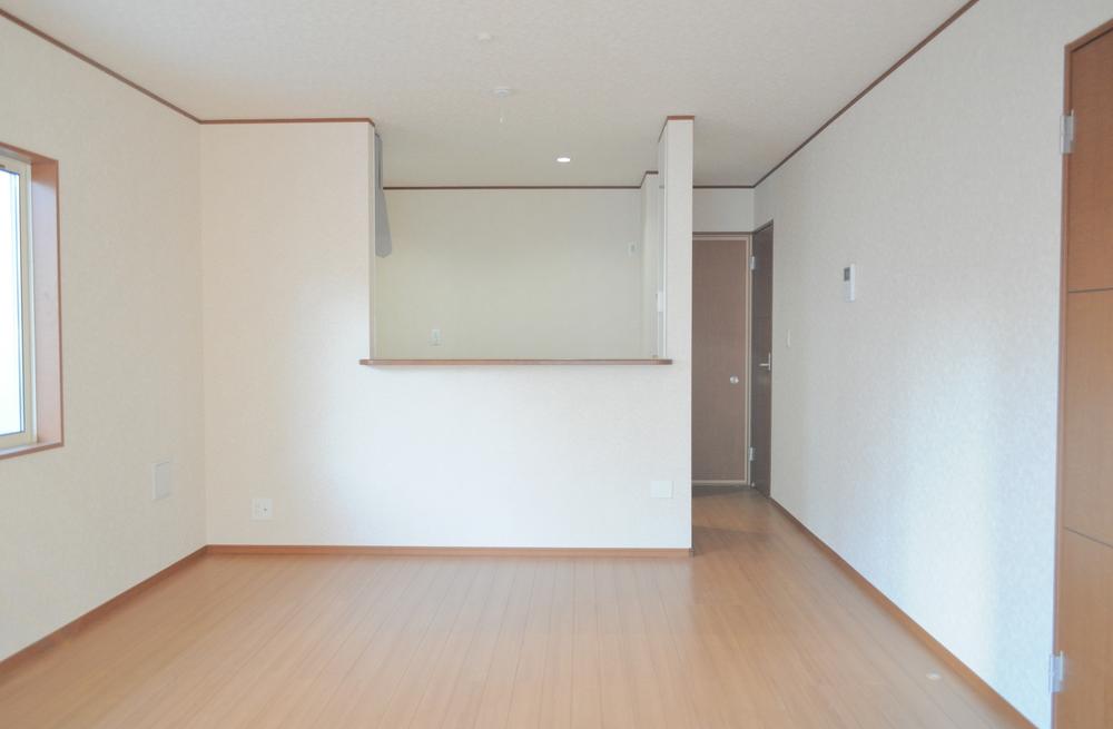 Living. Be arranged furniture can afford 15 quires of LDK (1 Building ・ 2013 November) shooting