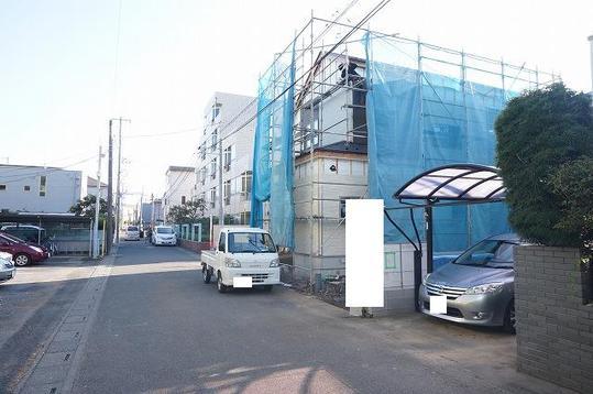 Local photos, including front road. Frontal road