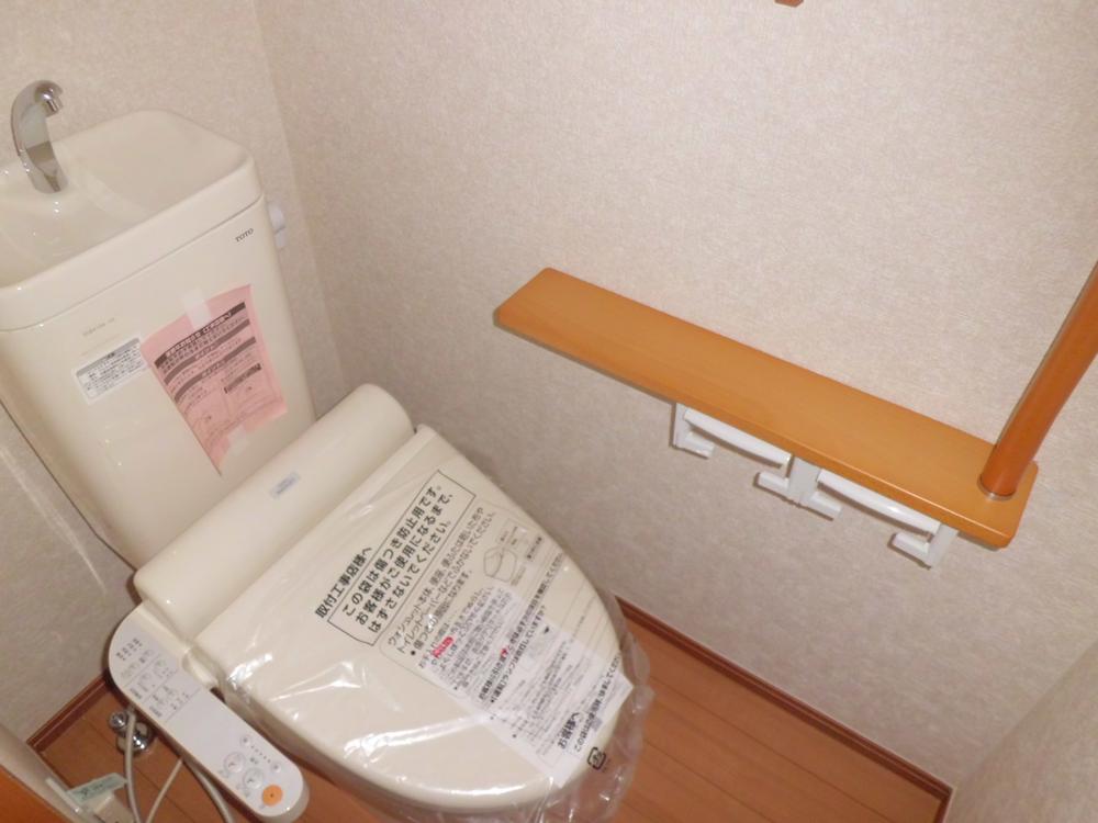 Toilet. Indoor (11 May 2013) Shooting