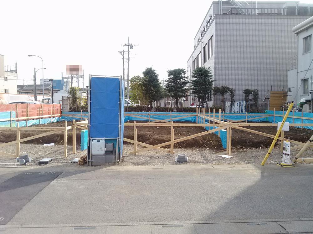 Local appearance photo. Local (12 May 2013) Shooting