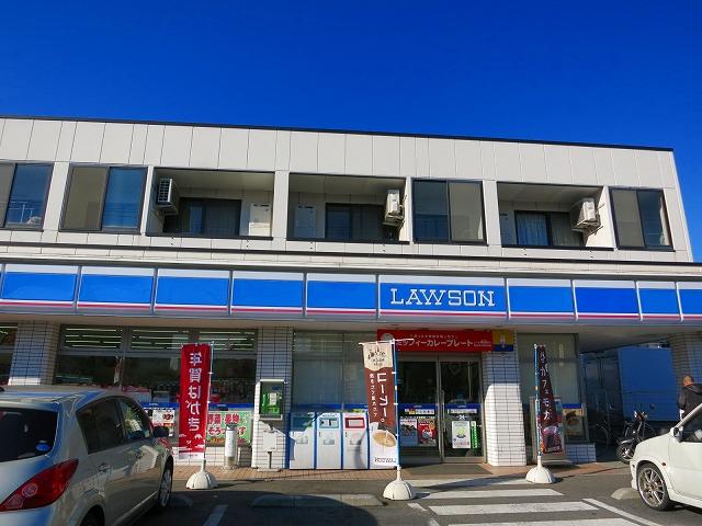 Convenience store. 2-minute walk Lawson