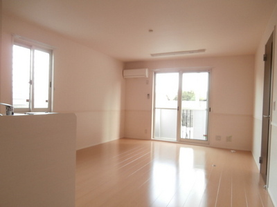 Living and room. ☆ Face-to-face kitchen ☆