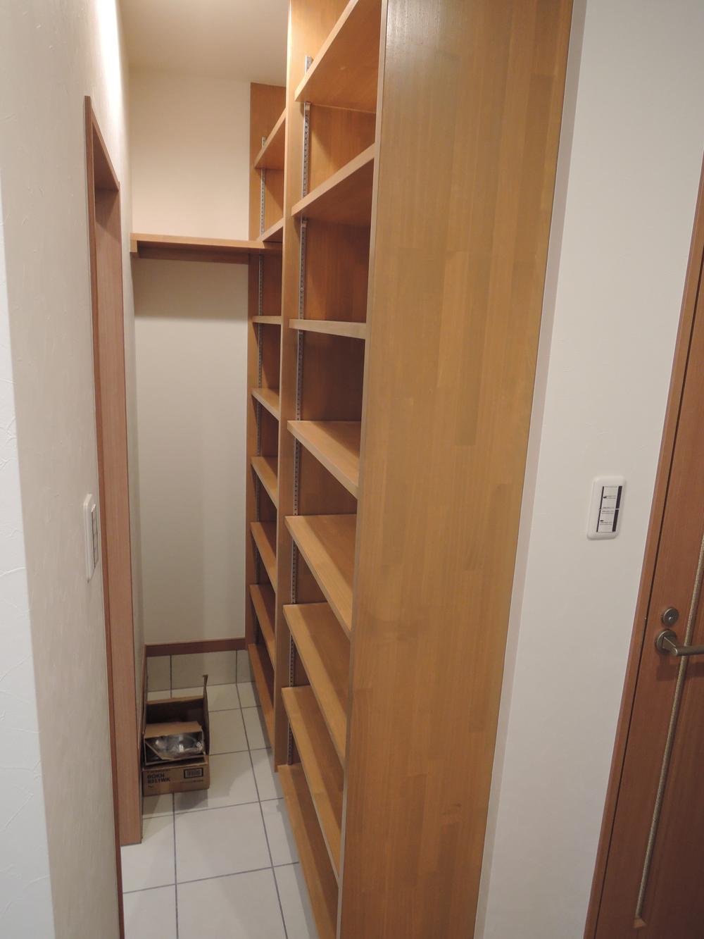 Other. With shoe Croke entrance