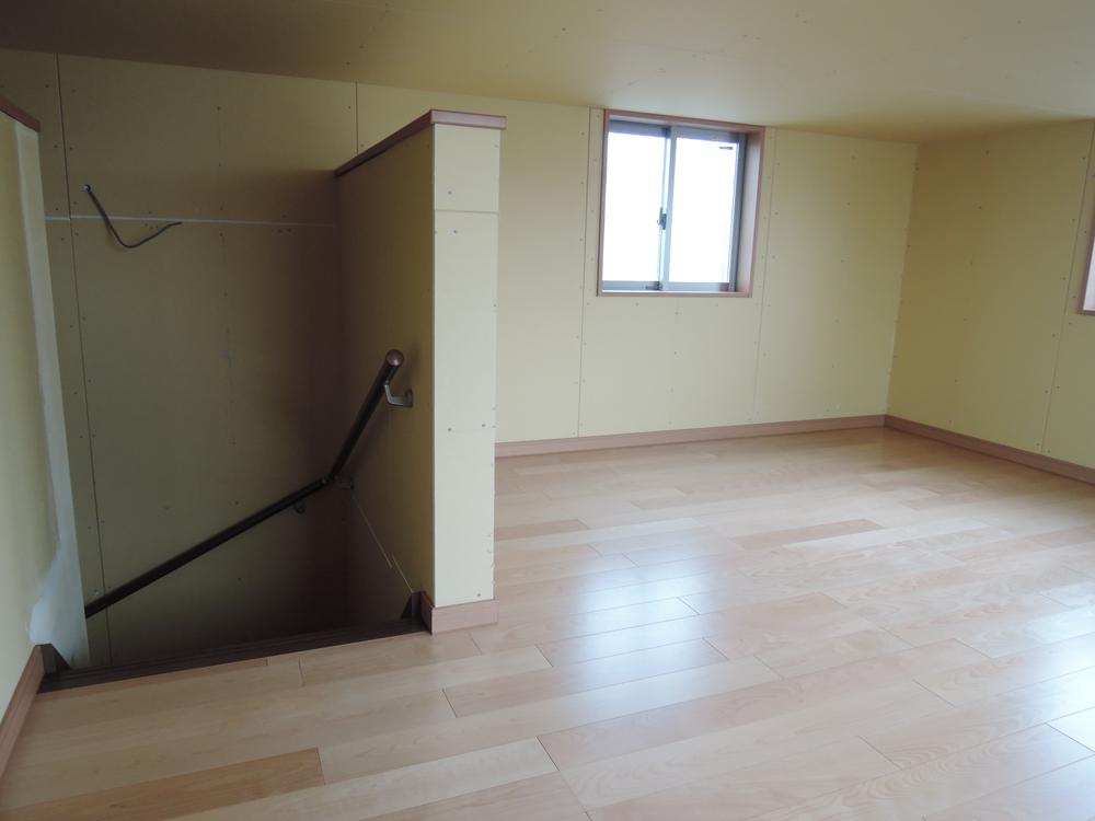 Other. Spacious loft, It is longing for children