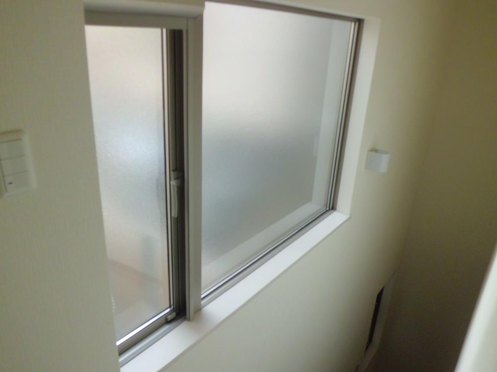 Other introspection. Indoor (11 May 2013), large windows to shooting stairs