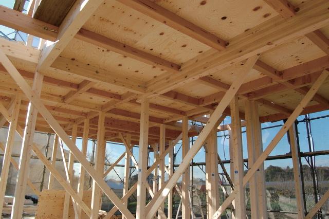 Construction ・ Construction method ・ specification. (5) earthquakes and typhoons ・ Excellent fireproof, Keep the floor sound Tsuyoshiyuka method (photo is where the structure for the board of a thickness of 24mm has been stretched to 2 floor part)