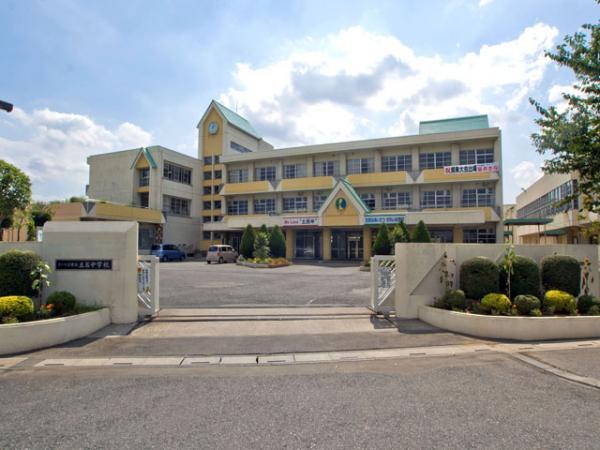 Junior high school. 730m until junior high school Municipal Toro junior high school