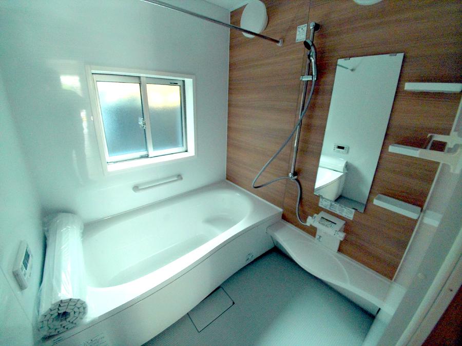 Bathroom. Was building completed. Such as the actual image from per yang, We have to wait all the time so you can see directly. 