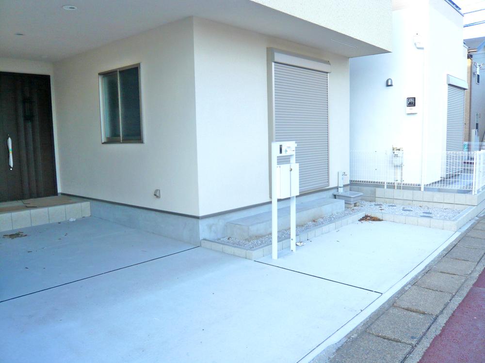 Local appearance photo. Local (11 May 2013) Shooting