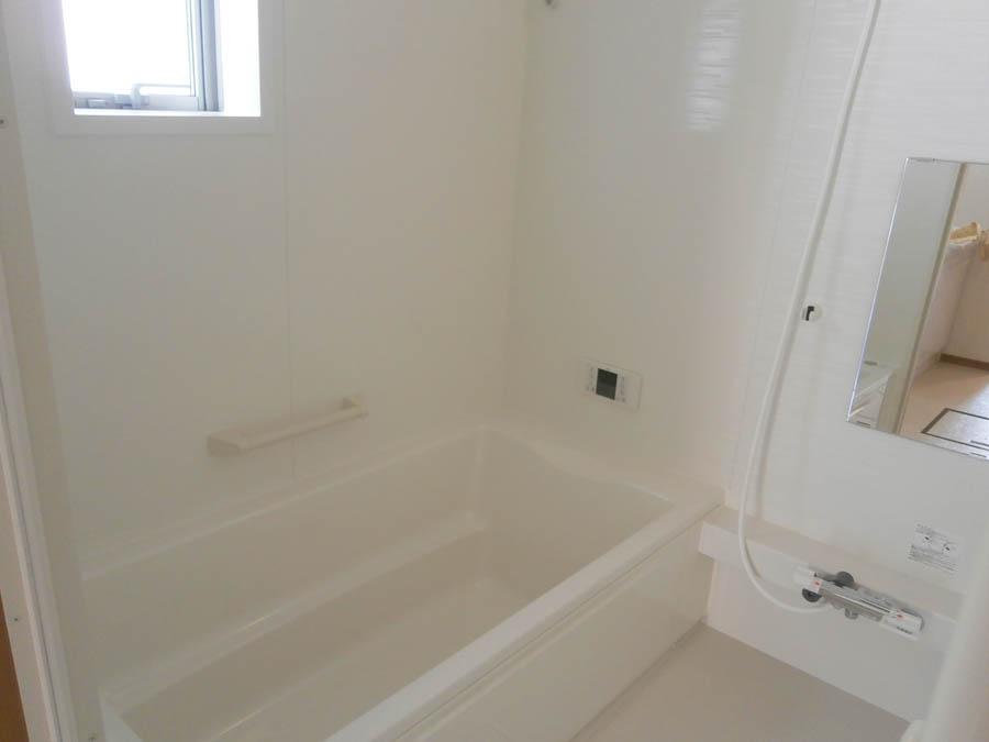 Bathroom. Was building completed. Such as the actual image from per yang, We have to wait all the time so you can see directly.