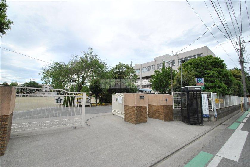 Primary school. Higashionari until elementary school 850m