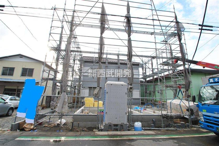 Local photos, including front road. Local (12 May 2013) Shooting Foundation work completed. It is finally completion of framework. 