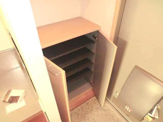 Entrance.  ☆ There shoe box at the door ☆