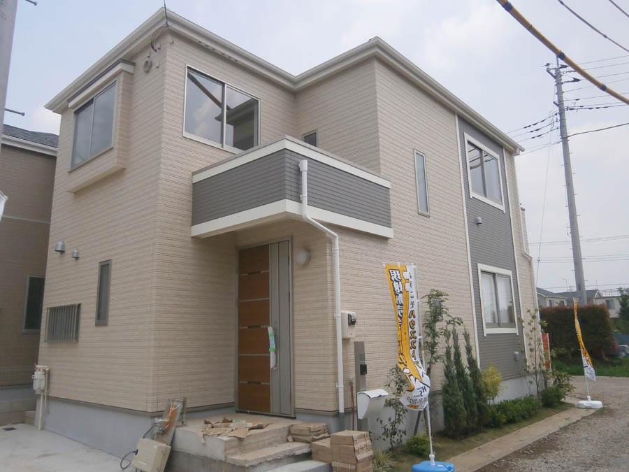 Local photos, including front road. E Building Was building completed. Such as the actual image from per yang, We have to wait all the time so you can see directly. 