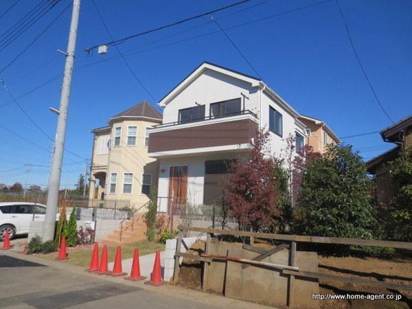 Local appearance photo. Day is a good home