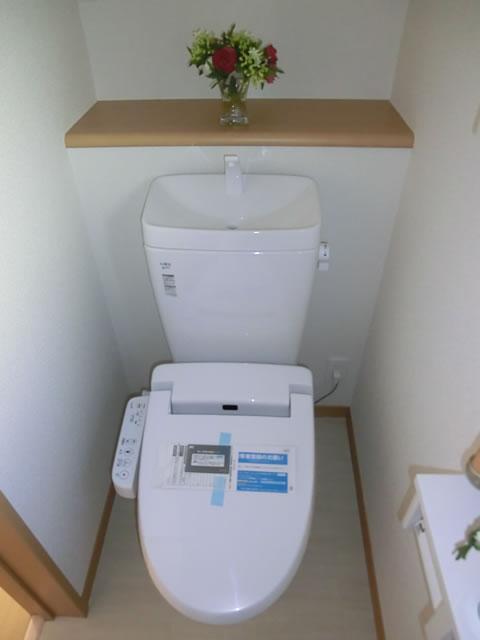 Toilet. Indoor (11 May 2013) Shooting