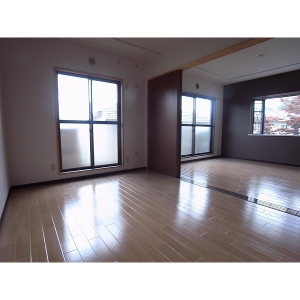 Living and room. Western-style 6 Pledge