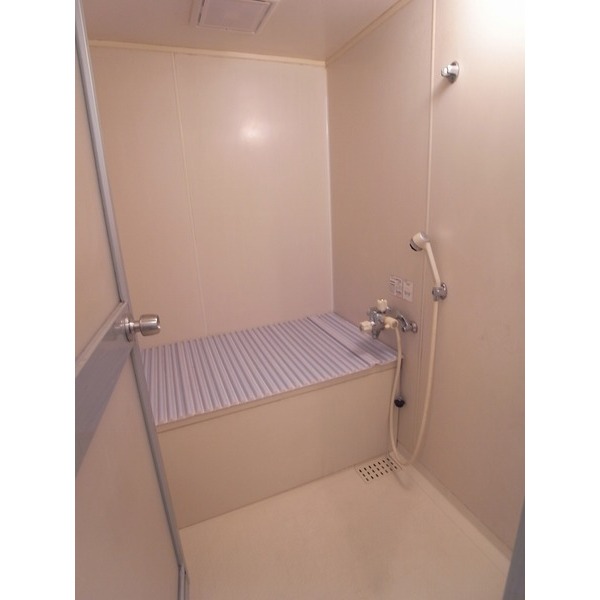 Bath. Bathing-out add fueled