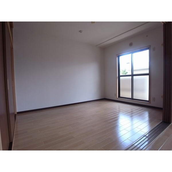 Living and room. Western-style 6 Pledge