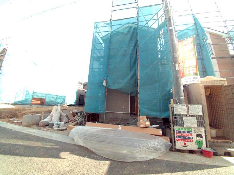 Local photos, including front road. Building 2 We offer the same use the finished model house of this property. Please feel free to contact us.