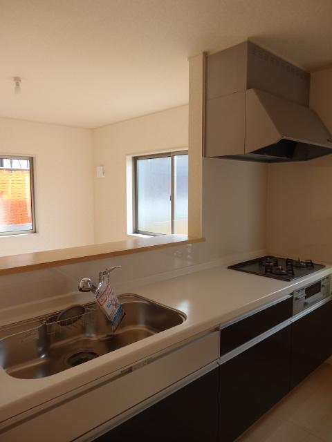 Kitchen. 1 Building: Indoor (13 May 2013) Shooting