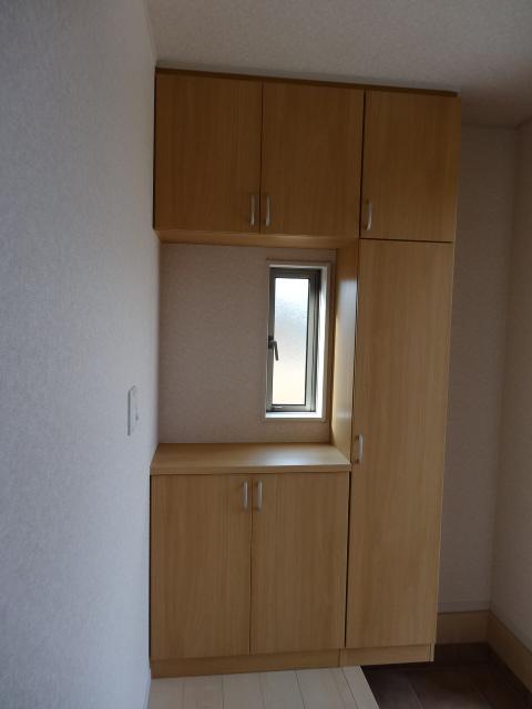 Entrance. 1 Building: local (December 2013) Shooting